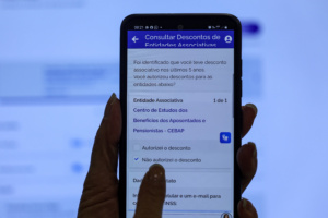 Indenização por descontos indevidos deve condizer com dano